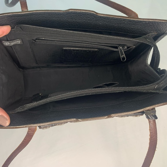 Brighton Paris Black Jagger Leather Vintage Peek a Boo Shoulder Purse Heart Trim - Picture 8 of 15